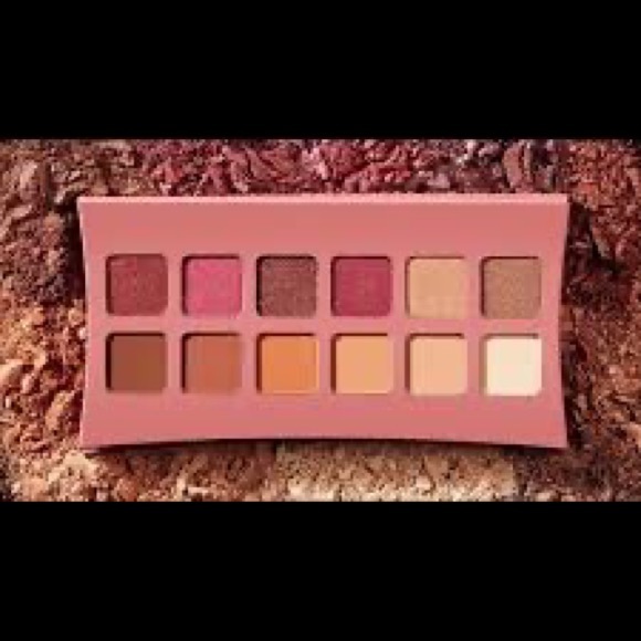 ‼️NEW‼️PRICE DROP‼️Illamasqua Unveiled Artistry Eyeshadow Palette - Picture 2 of 4